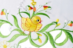 Velikonoční běhoun Kuřátka s kytičkami výšivka