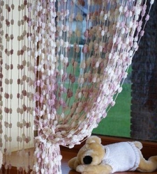 Dětská bambulková záclonka smetanovo růžová