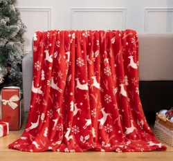 Deka červená s jeleny